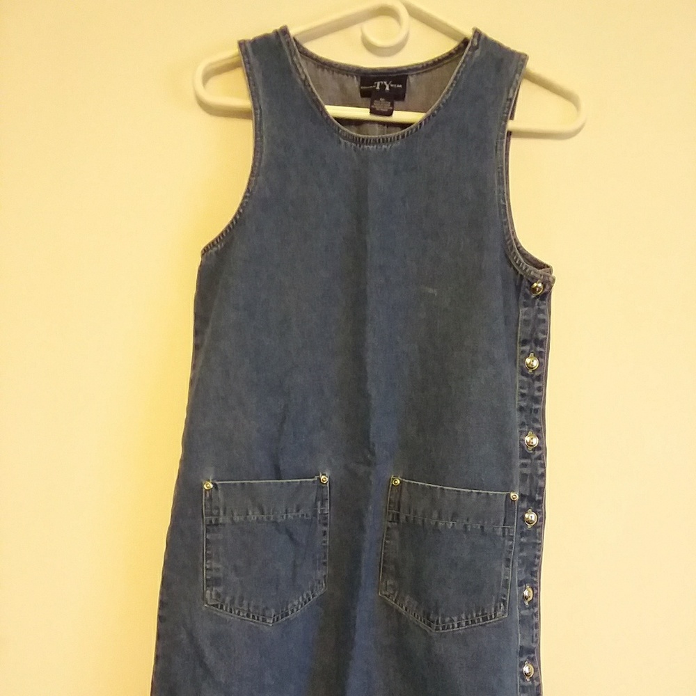TY wear dress